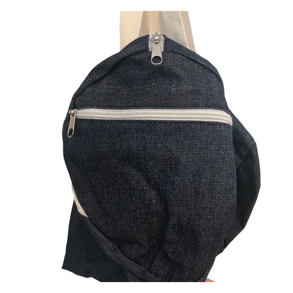 “Will Workout for Cupcakes” light duffel workout or overnight bag - Picture 7 of 9